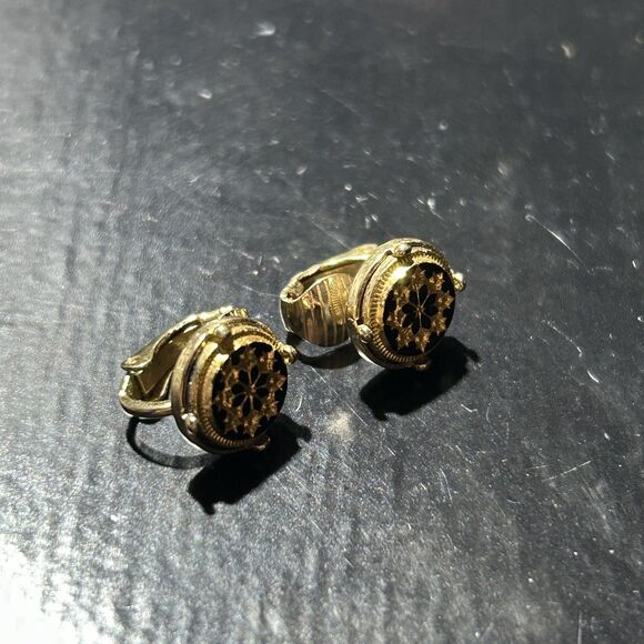 Vintage Avon Signed Starburst Gold Tone Clip-On Earrings - Picture 2 of 5